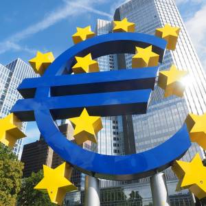PRÍBEH O ZÁZRAČNOM ZOTAVENÍ EURÓPY: CESTA VYDLÁŽDENÁ NOVÝMI BANKOVKAMI